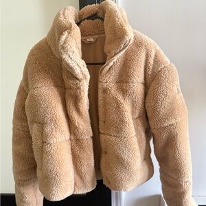 ALO Sherpa jacket. Brand new, perfect condition. Size small